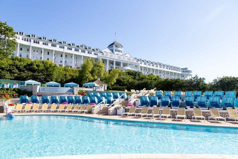 Otel Havuzu